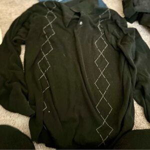 Size medium men’s black sweater